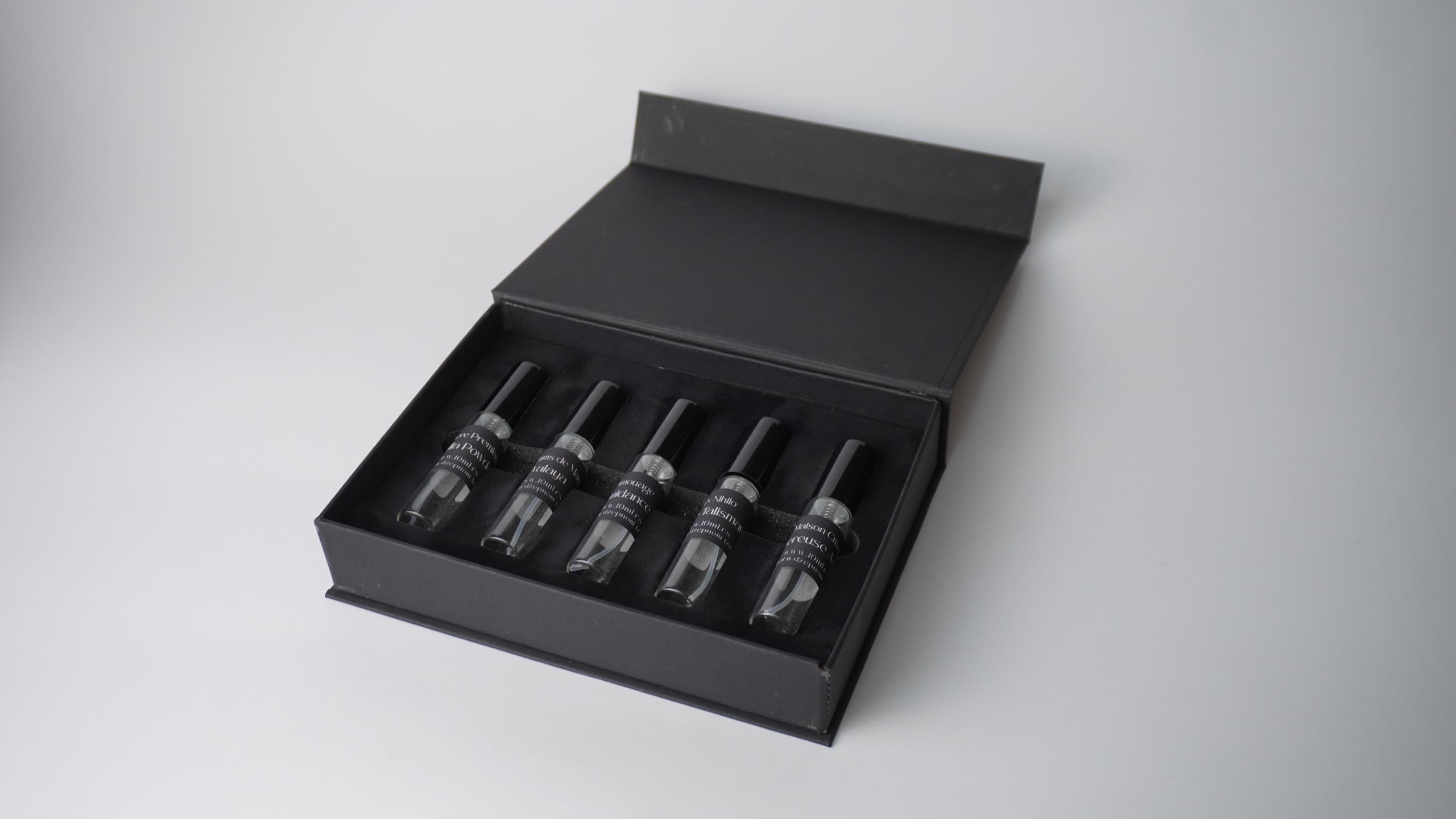 Crna 10ml.rs kutija seta sa pet dekanta od 10 ml